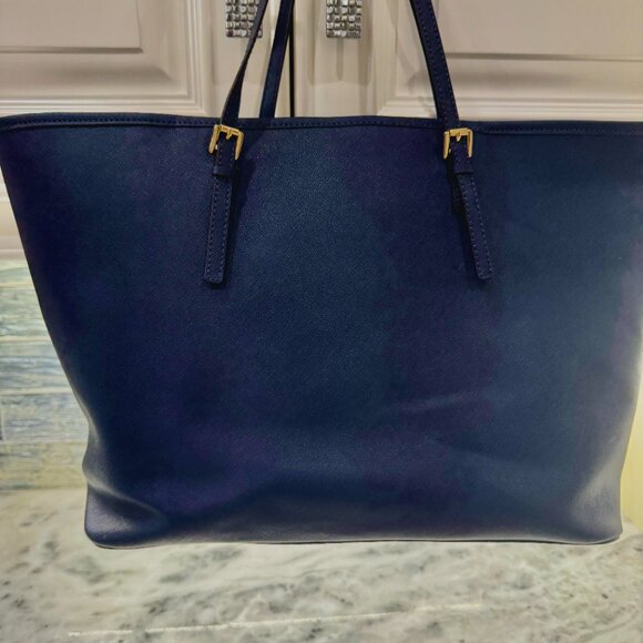 Michael Kors Saffiano Tote - Picture 2 of 7